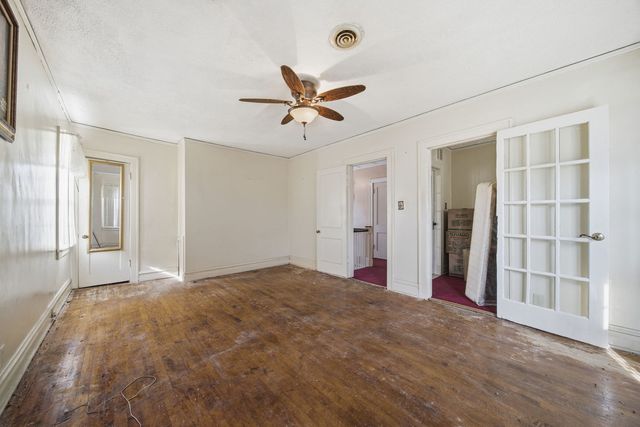 15 E 155th Street, Harvey, IL 60426