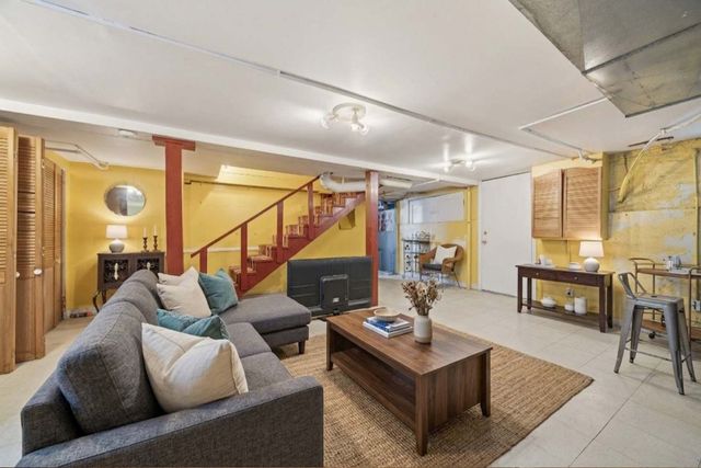 15 E 155th Street, Harvey, IL 60426