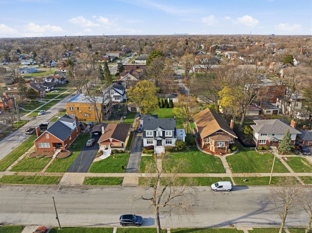 15 E 155th Street, Harvey, IL 60426