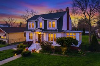 15 E 155th Street, Harvey, IL 60426