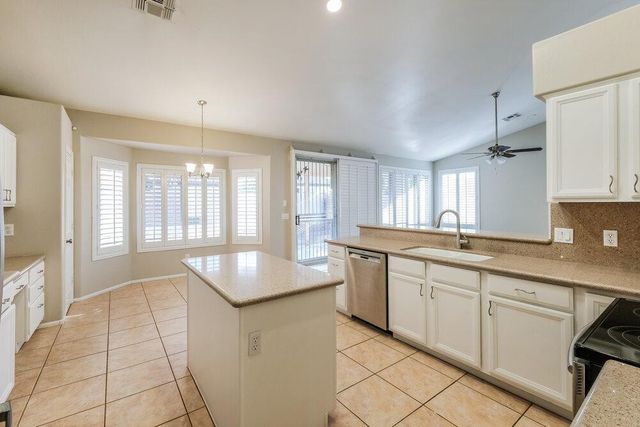 7064 E Lobo Avenue, Mesa, AZ 85209