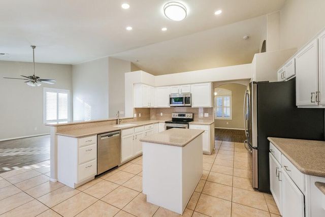 7064 E Lobo Avenue, Mesa, AZ 85209