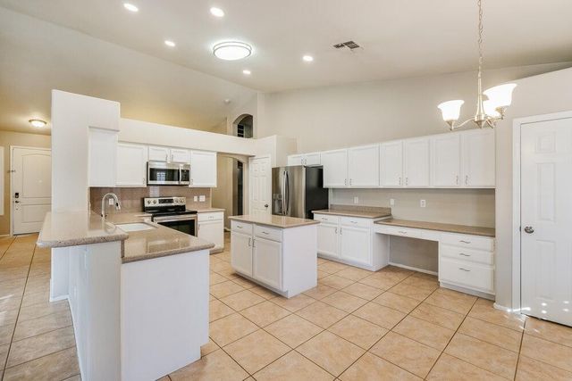 7064 E Lobo Avenue, Mesa, AZ 85209