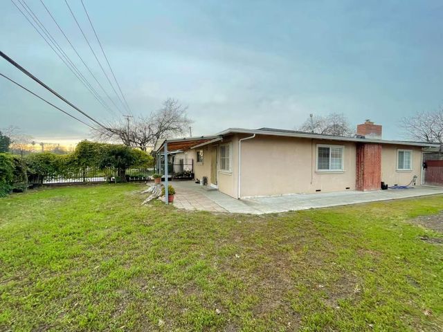 113 Elkhorn Blvd, Rio Linda, CA 95673