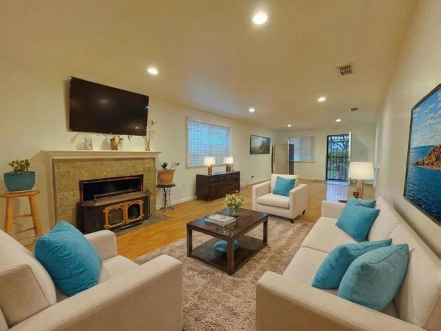 113 Elkhorn Blvd, Rio Linda, CA 95673