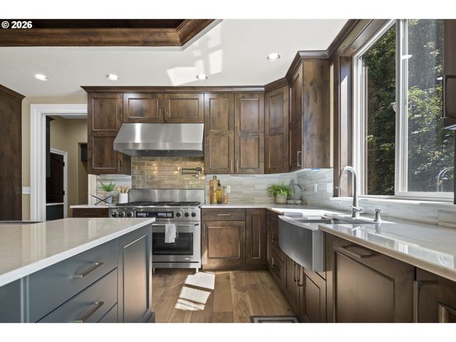 1048 Nw ELOISE Ln, Portland, OR 97229