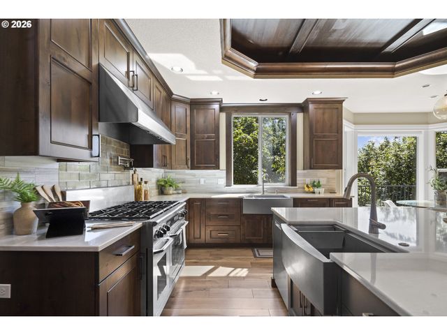 1048 Nw ELOISE Ln, Portland, OR 97229