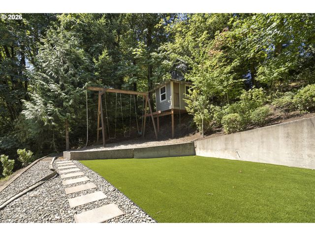 1048 Nw ELOISE Ln, Portland, OR 97229