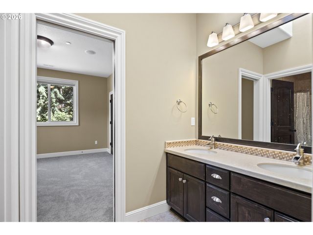 1048 Nw ELOISE Ln, Portland, OR 97229