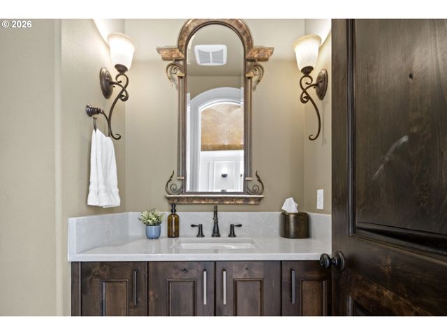 1048 Nw ELOISE Ln, Portland, OR 97229