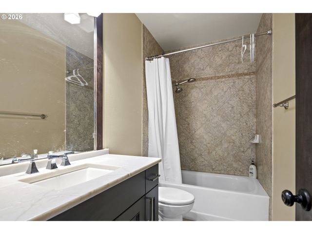 1048 Nw ELOISE Ln, Portland, OR 97229