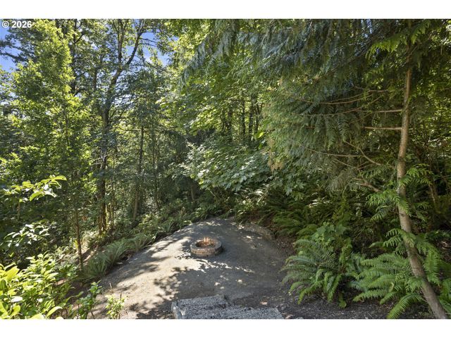 1048 Nw ELOISE Ln, Portland, OR 97229