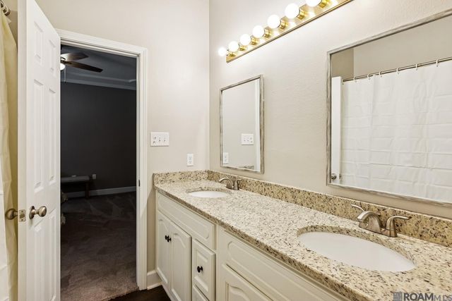 7854 Oakland Dr, Denham Springs, LA 70706