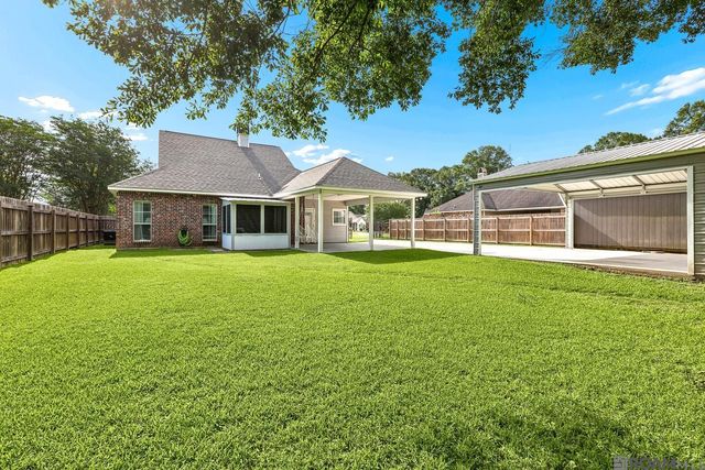 7854 Oakland Dr, Denham Springs, LA 70706