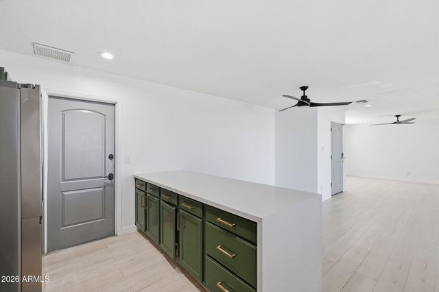 917 N ROOSEVELT Circle, Scottsdale, AZ 85257
