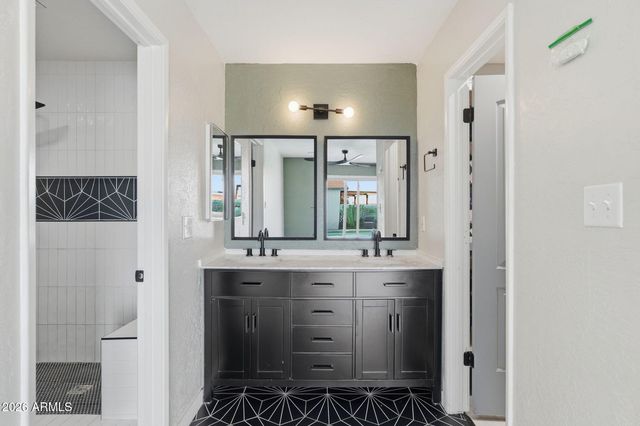917 N ROOSEVELT Circle, Scottsdale, AZ 85257