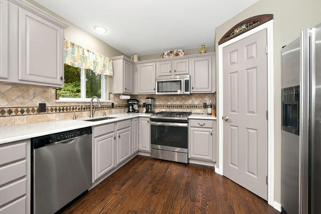 6490 Stillwater Drive, Chelsea, MI 48118
