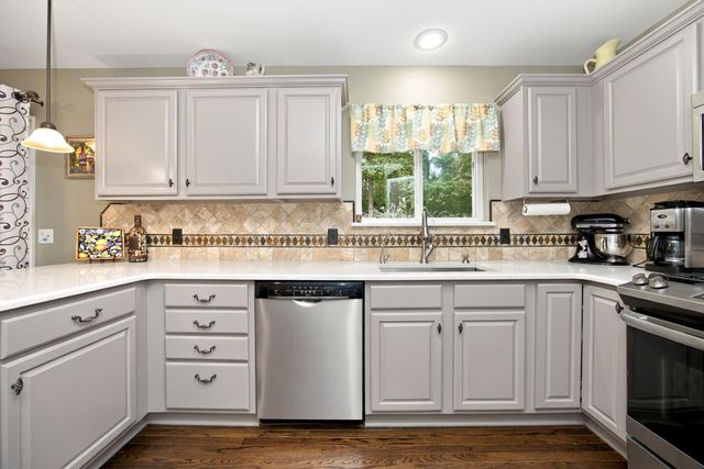 6490 Stillwater Drive, Chelsea, MI 48118