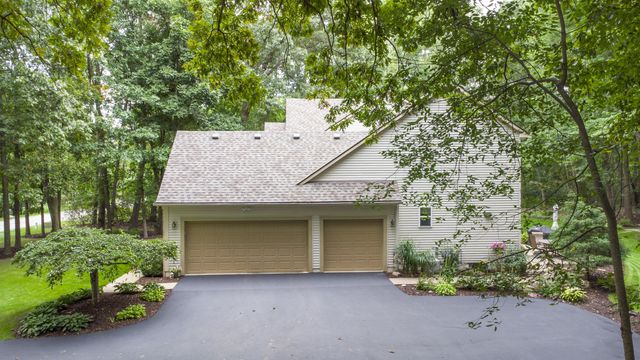6490 Stillwater Drive, Chelsea, MI 48118