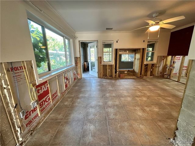 1203 SE Kings Bay Drive, Crystal River, FL 34429