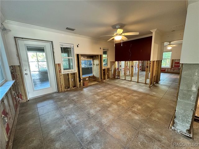 1203 SE Kings Bay Drive, Crystal River, FL 34429