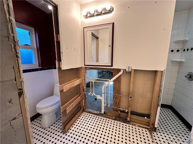 1203 SE Kings Bay Drive, Crystal River, FL 34429