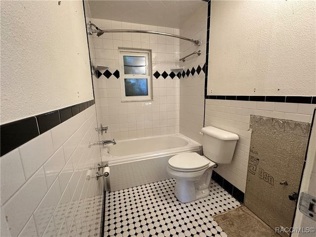 1203 SE Kings Bay Drive, Crystal River, FL 34429