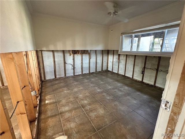 1203 SE Kings Bay Drive, Crystal River, FL 34429