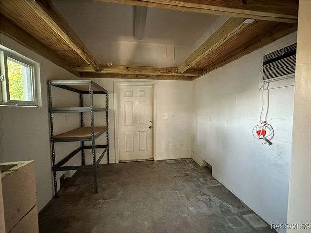 1203 SE Kings Bay Drive, Crystal River, FL 34429