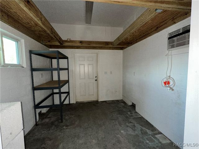 1203 SE Kings Bay Drive, Crystal River, FL 34429