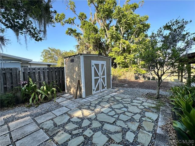 1203 SE Kings Bay Drive, Crystal River, FL 34429