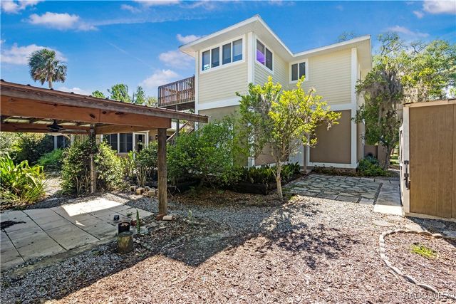 1203 SE Kings Bay Drive, Crystal River, FL 34429