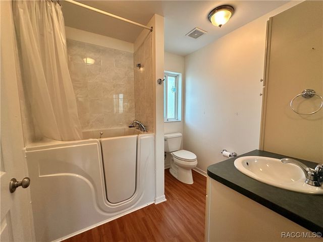 1203 SE Kings Bay Drive, Crystal River, FL 34429