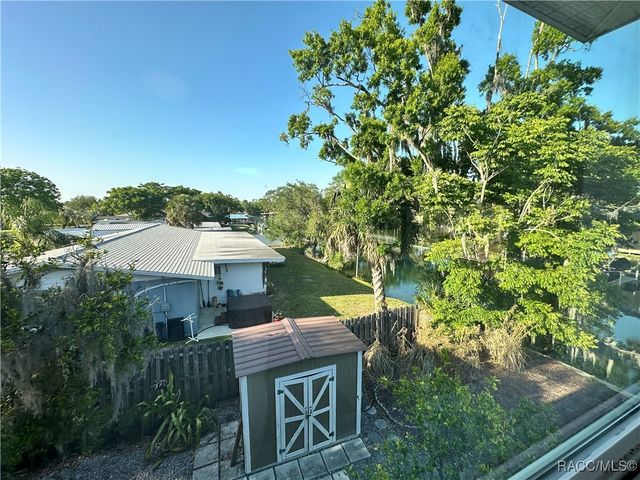 1203 SE Kings Bay Drive, Crystal River, FL 34429