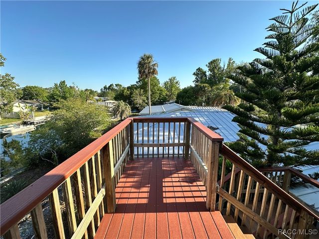 1203 SE Kings Bay Drive, Crystal River, FL 34429