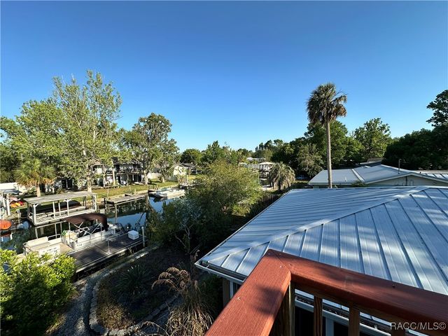 1203 SE Kings Bay Drive, Crystal River, FL 34429