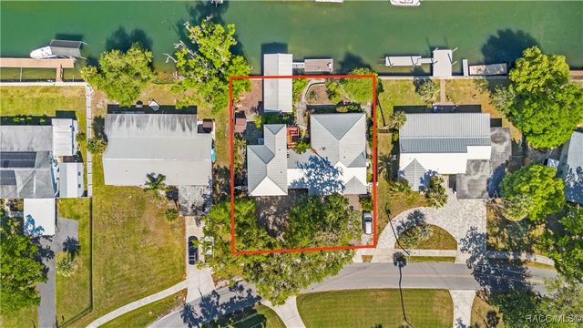 1203 SE Kings Bay Drive, Crystal River, FL 34429