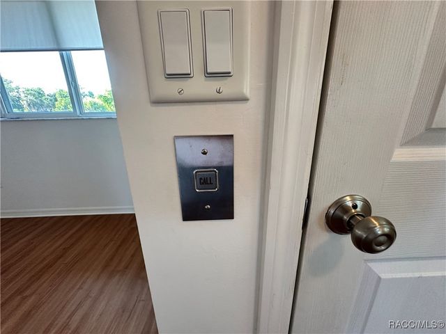 1203 SE Kings Bay Drive, Crystal River, FL 34429