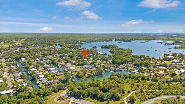 1203 SE Kings Bay Drive, Crystal River, FL 34429