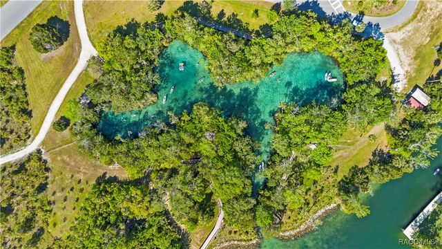 1203 SE Kings Bay Drive, Crystal River, FL 34429