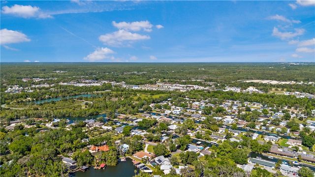 1203 SE Kings Bay Drive, Crystal River, FL 34429