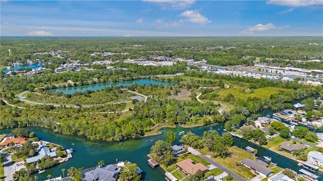 1203 SE Kings Bay Drive, Crystal River, FL 34429