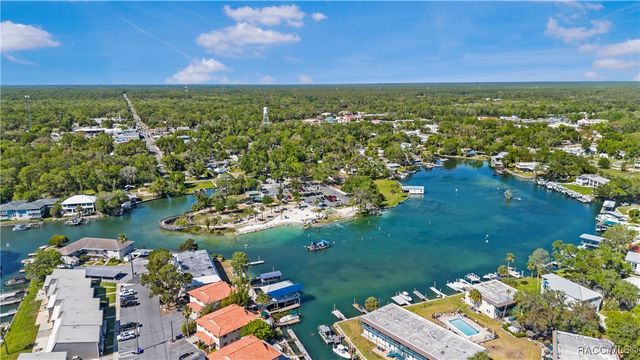 1203 SE Kings Bay Drive, Crystal River, FL 34429