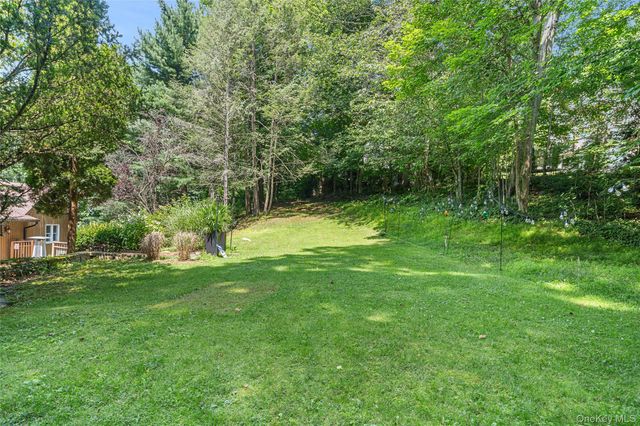 23 Medford Lane, Scarsdale, NY 10583