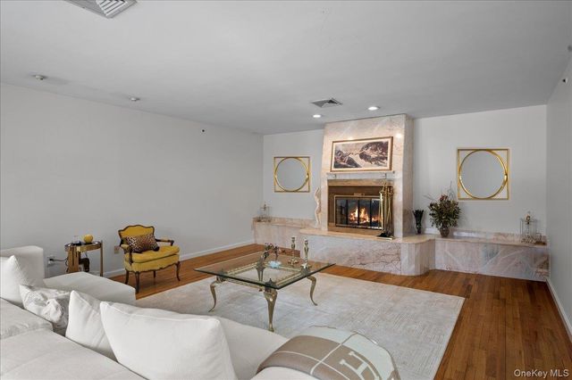 23 Medford Lane, Scarsdale, NY 10583