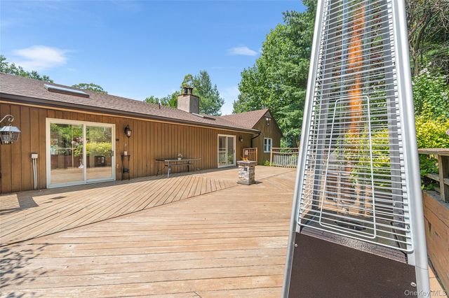 23 Medford Lane, Scarsdale, NY 10583