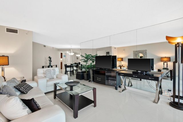 3000 N Ocean Drive 26-B, Singer Island, FL 33404