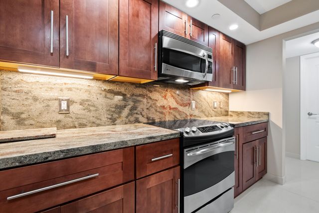 3000 N Ocean Drive 26-B, Singer Island, FL 33404