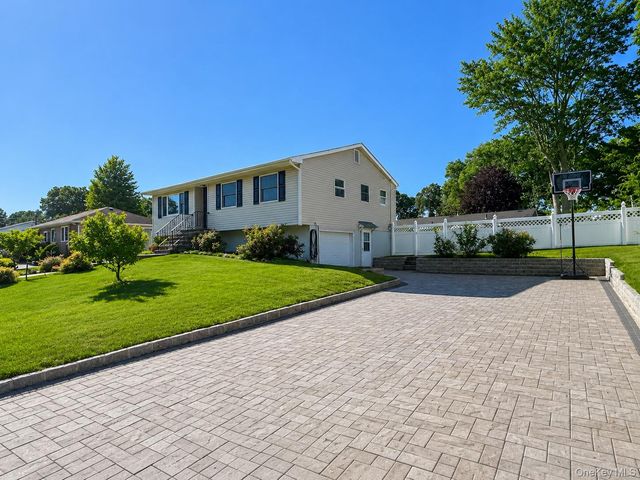 19 Church Street, Port Jefferson, NY 11776