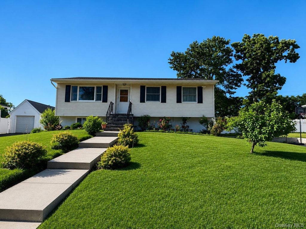 19 Church Street, Port Jefferson, NY 11776